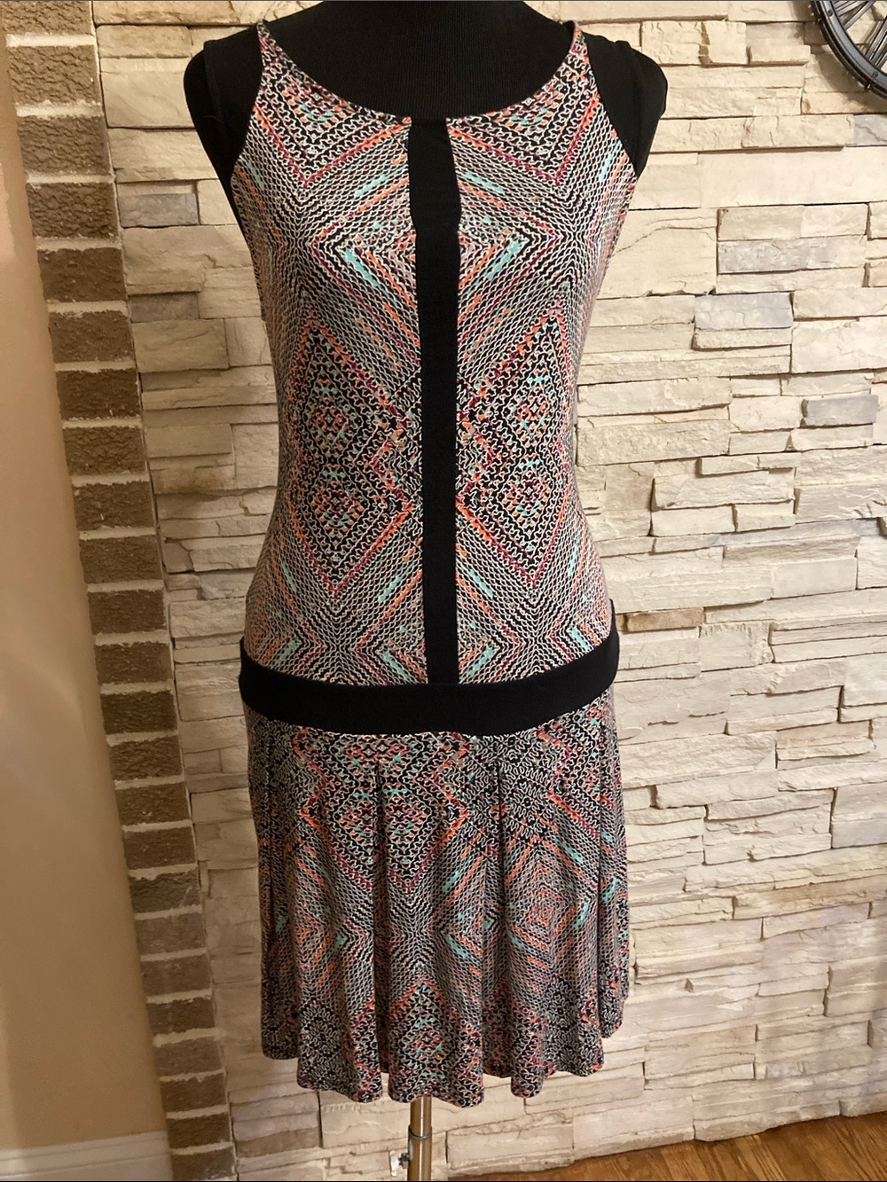 Geometric Print Sleeveless Mini Dress in Black and Multicolor
